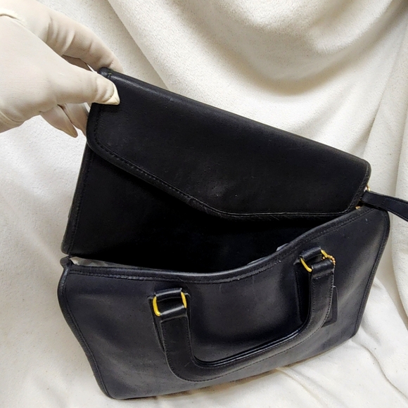 Vintage Coach NYC Envelope Clutch  "9810" - Picture 15 of 15